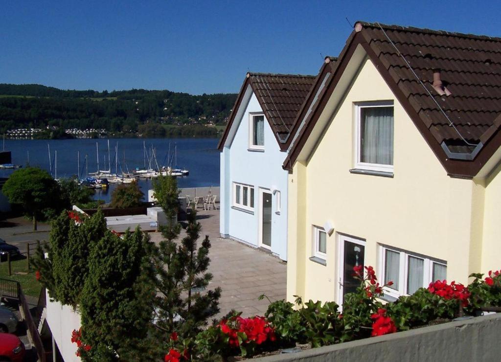 Gemutliche 93m2Fewo mit 2 Schlafzimmern und seitlichem Seeblick vom Balkon Scheid  Exterior foto