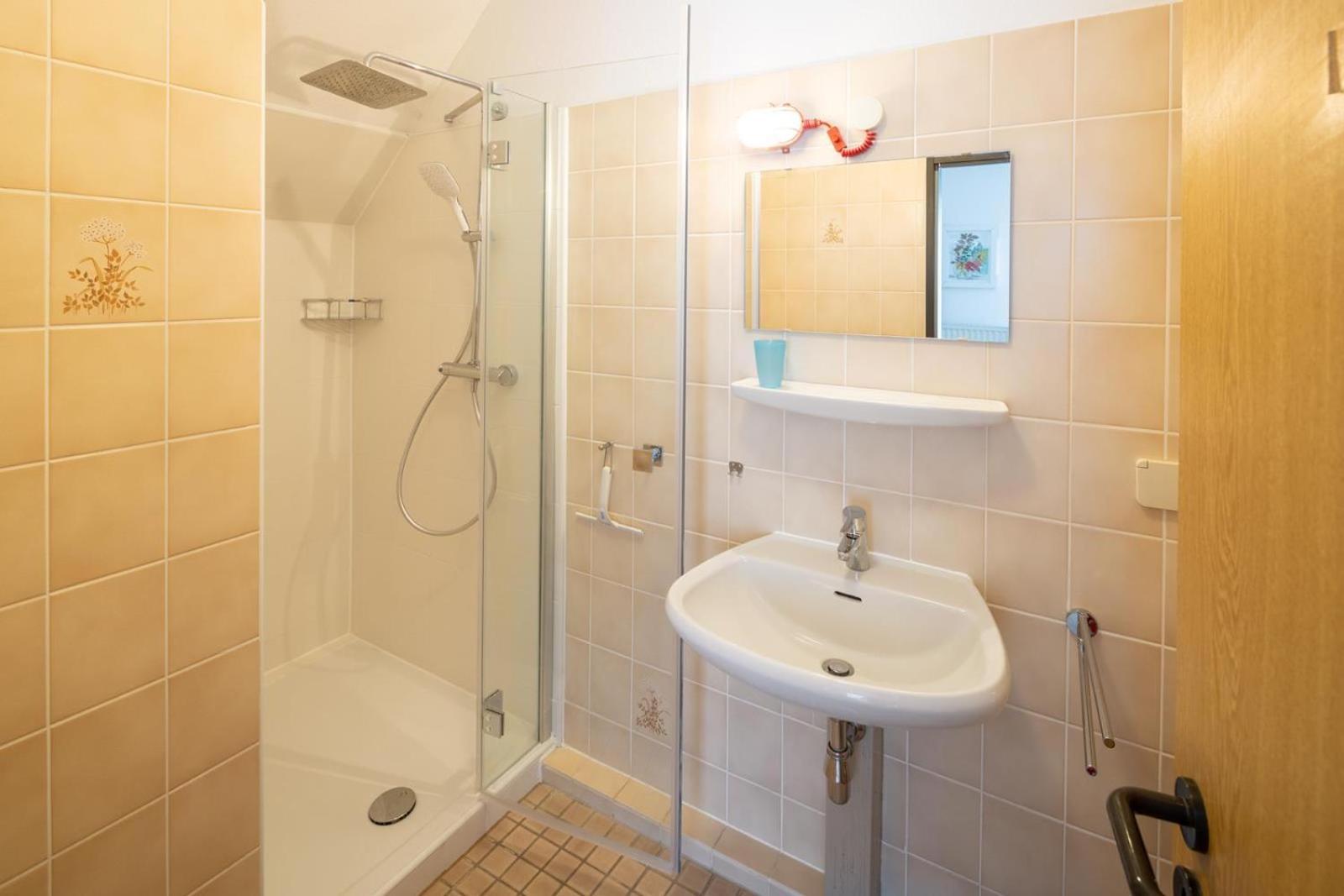 Gemutliche 93m2Fewo mit 2 Schlafzimmern und seitlichem Seeblick vom Balkon Scheid  Exterior foto